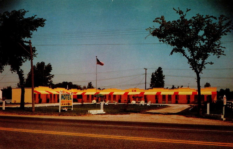 Tiki Motel (C & D Motel) - Vintage Postcard